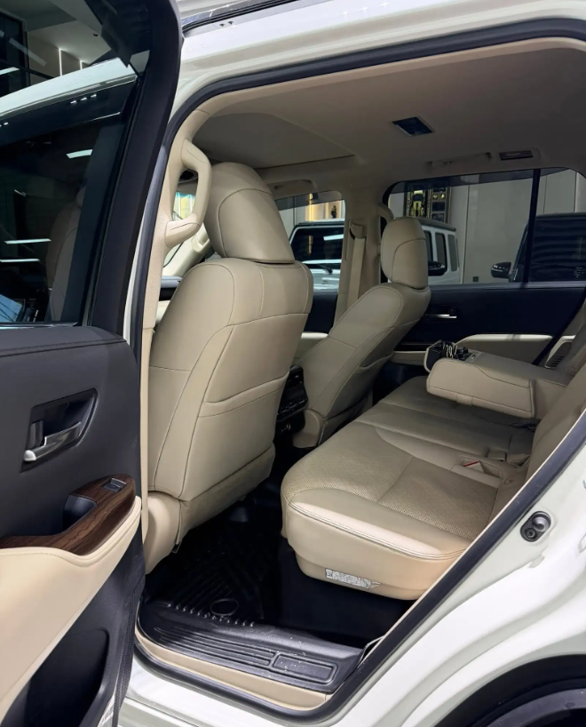 Toyota Land Cruiser 300, 2024/2024